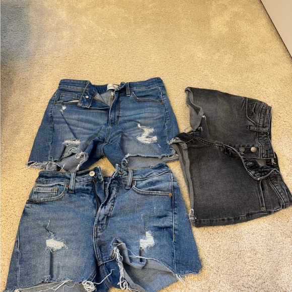 Old Navy High-Rise Denim Shorts - Picture 1 of 4